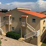 Apartman 2 Bedroom Amazing In Vir