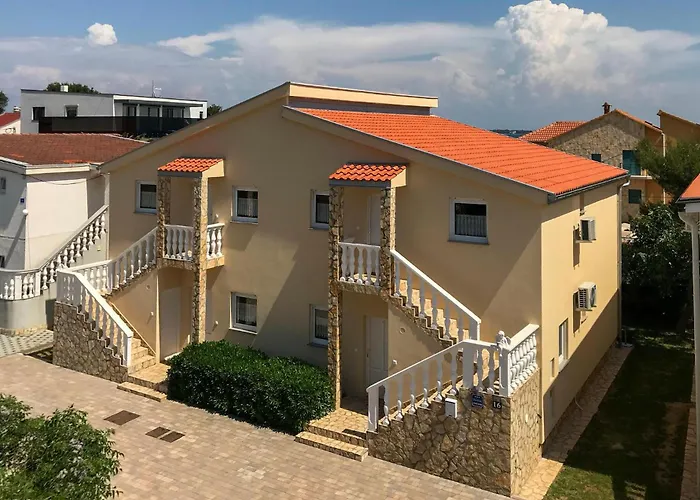 アパート 2 Bedroom Amazing In ヴィル